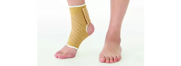 Elastic ankle support for sprain